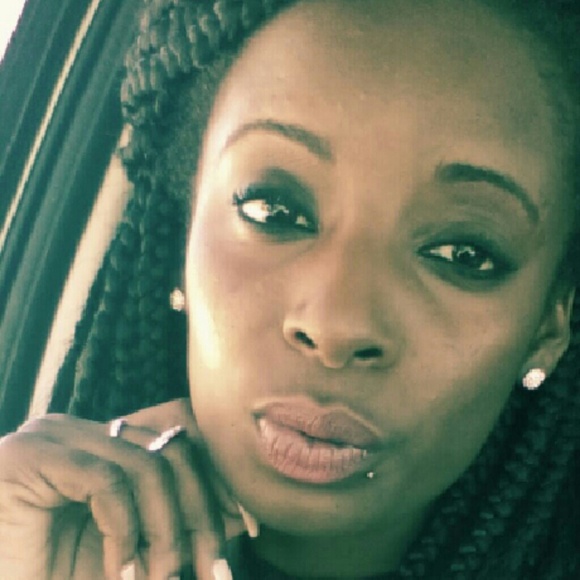 Profile Picture of Pia Nelson (@pianelson) on Poshmark