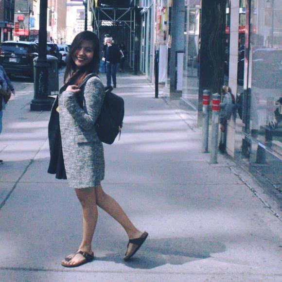 Profile Picture of Crystal Jean (@crystaljeana) on Poshmark