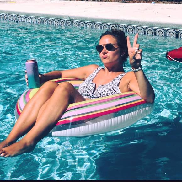 Profile Picture of Samantha Constance (@xosam2034ox) on Poshmark