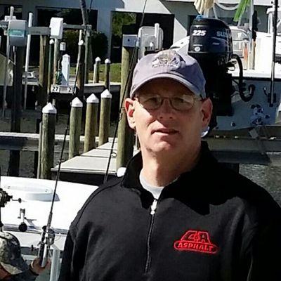 Profile Picture of Mark Renfro (@CrMarkrenfro) on Twitter