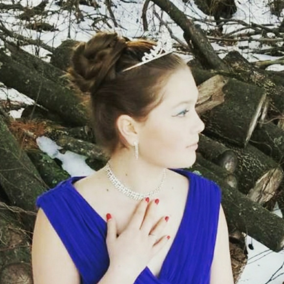 Profile Picture of Chloe Sharpe (@chloesharpe505) on Poshmark