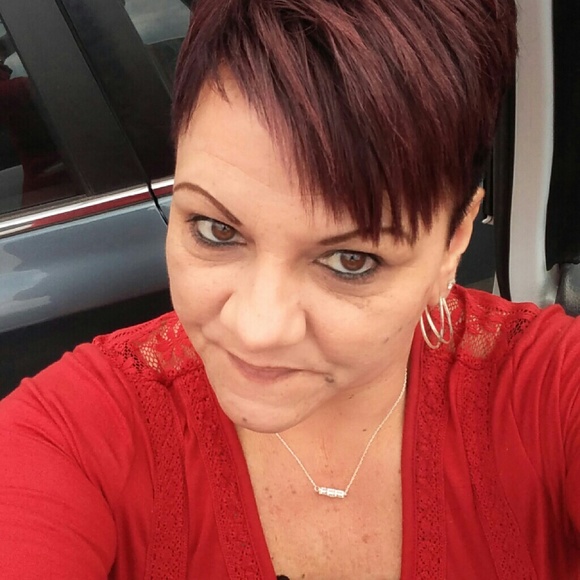 Profile Picture of Tammy Plummer (@tplummer1970) on Poshmark