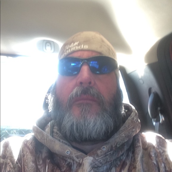 Profile Picture of Jeff Peach (@jp4851) on Poshmark