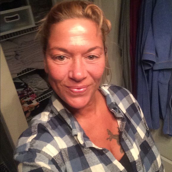 Profile Picture of Jennifer Rossow (@jennsatala18) on Poshmark