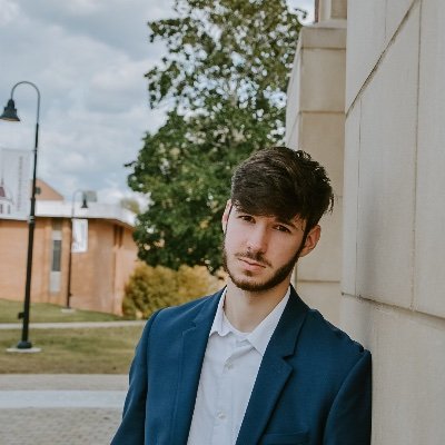 Profile Picture of Caleb Hahn (@GravitasMCPE) on Twitter