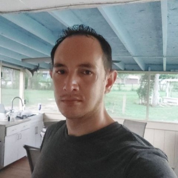 Profile Picture of Larry Piper (@bamboowood) on Poshmark