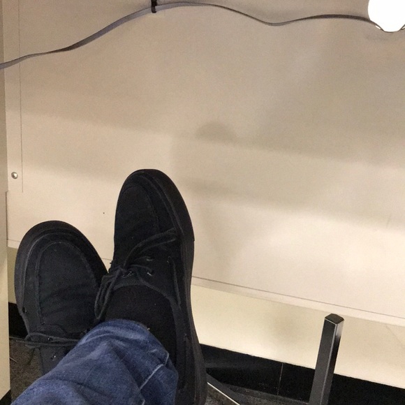 Profile Picture of Alexander Lindsey (@flankuh) on Poshmark