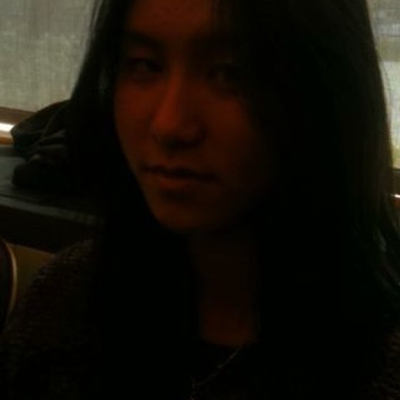 Profile Picture of Rachel Tseng (@raytseng) on Poshmark