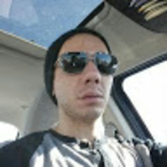 Profile Picture of Kevin Rodrigues (@kfr518) on Poshmark
