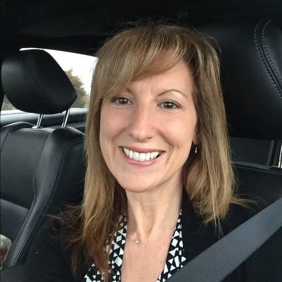 Profile Picture of Amy Stensland (@amyestensland) on Poshmark