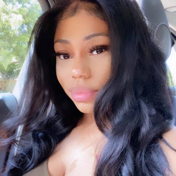 Profile Picture of Kirsten Scivally (@ulovekirsten) on Poshmark