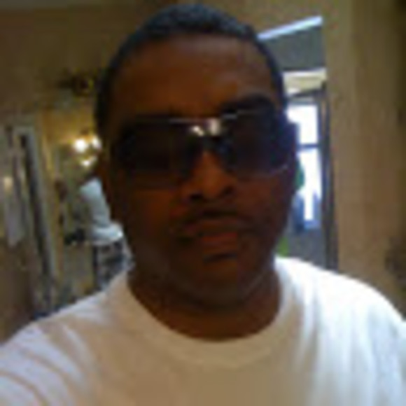 Profile Picture of Donte Mason (@dontemason) on Poshmark