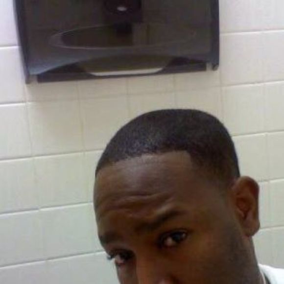 Profile Picture of Carl Harris (@carl2904) on Poshmark