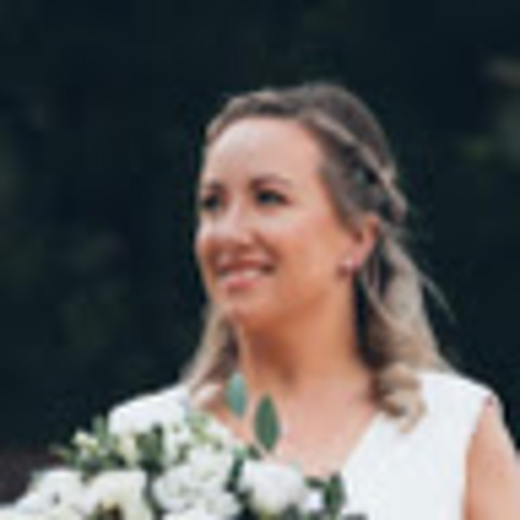 Profile Picture of Clare Cox (@clarecox489) on Poshmark