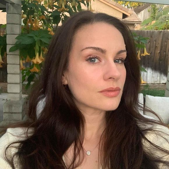 Profile Picture of Lillie Morrisson (@lilliemorrisson) on Poshmark