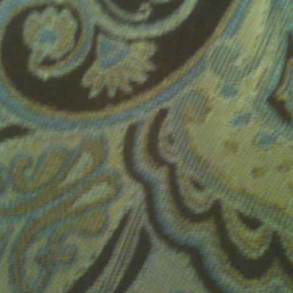 Profile Picture of Lisa Palmgren (@lrpalmgren) on Poshmark