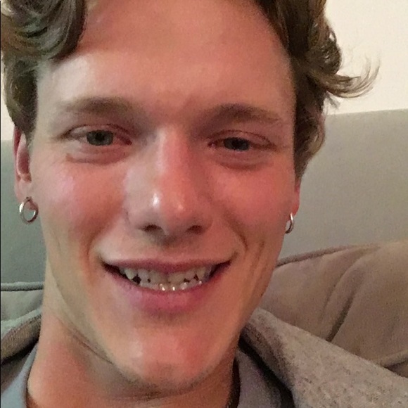 Profile Picture of Ryan Keating (@rykeating92) on Poshmark
