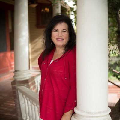 Profile Picture of Lisa Mantarro Moore (@LisaMantarro) on Twitter