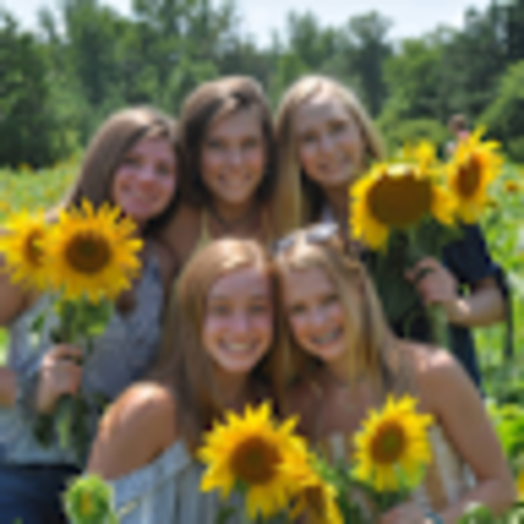 Profile Picture of Erin Pfeffer (@erinpfeffer) on Poshmark