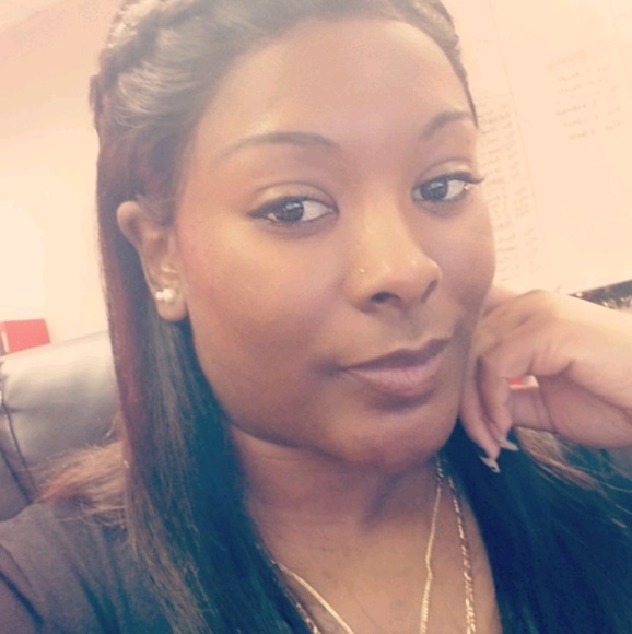 Profile Picture of Jackie Hawkins (@mymookie11) on Poshmark