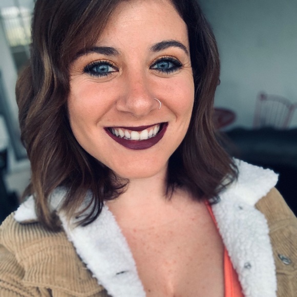 Michelle Breen - Poshmark Profile Picture of Michelle Breen (@mbreen02) on Poshmark