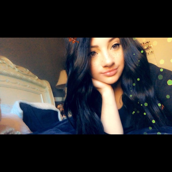 Profile Picture of Sarena Michnick (@sarena20801) on Poshmark