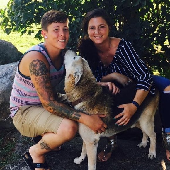 Profile Picture of Danielle Busenbark (@dabbyduck_08) on Poshmark