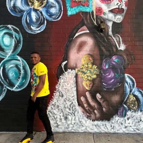 Profile Picture of Carlos Seberino (@carlosseberino) on Poshmark