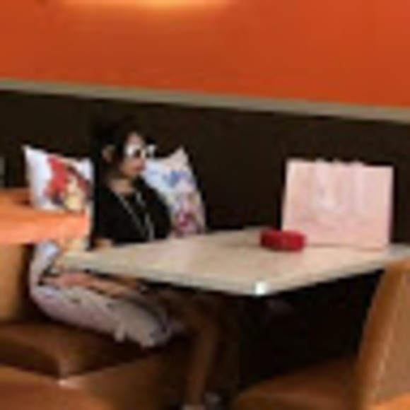 Profile Picture of Kate Mckay (@katemckay2004) on Poshmark