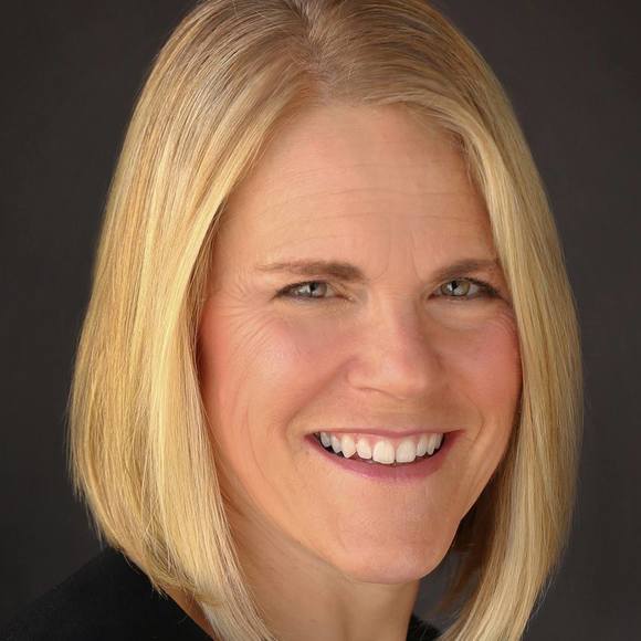 Profile Picture of Lynne Rudert (@lynnerudert) on Poshmark