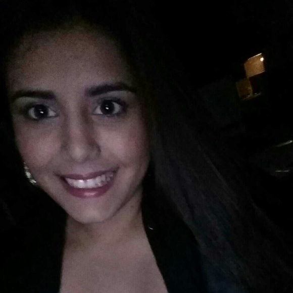 Profile Picture of Jannel Santacruz (@jannel27) on Poshmark