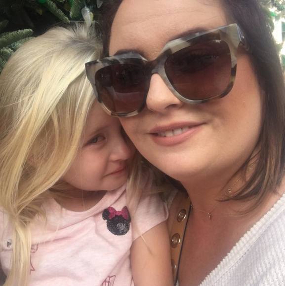 Profile Picture of Nicole Raduziner (@nicoleraduziner) on Poshmark