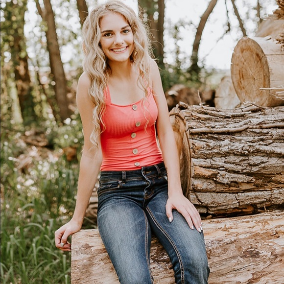 Profile Picture of Kylee Smith (@k_smith06) on Poshmark