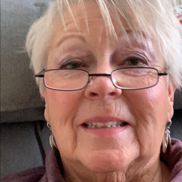 Profile Picture of Joan Micheletti (@10antiques) on Poshmark