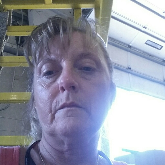 Tammy Hillebrand - Poshmark Profile Picture of Tammy Hillebrand (@irishway1963) on Poshmark