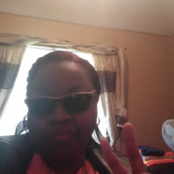 Profile Picture of Margo Scott (@margos40) on Poshmark