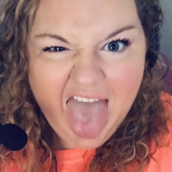 Profile Picture of Hannah Wait (@hswait) on Poshmark