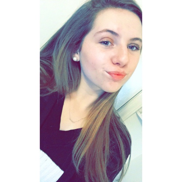 Profile Picture of Makayla Luebber (@makkk01) on Poshmark