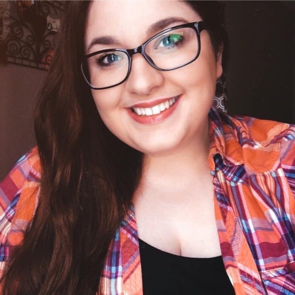 Profile Picture of Paige Kagarice (@kagarice16) on Poshmark