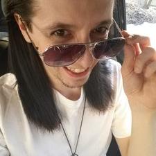 Profile Picture of Steven.exe (@Supportmain2k16) on Twitter