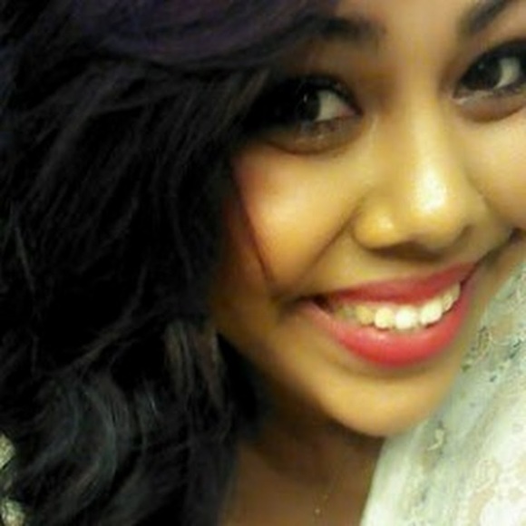 Profile Picture of Cindy Sanchez (@cicimnstr) on Poshmark