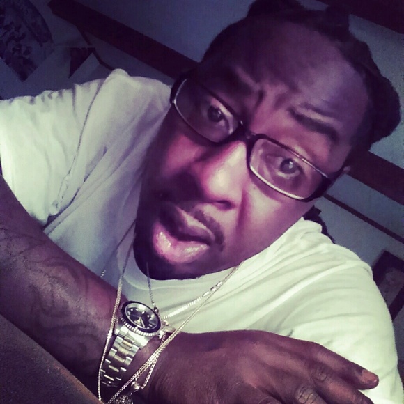 Profile Picture of Quentin Brown (@marleyjr) on Poshmark