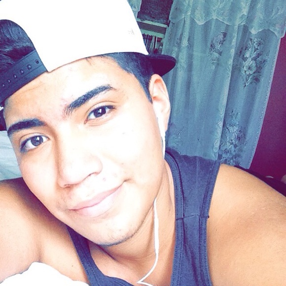 Profile Picture of Adolfo Suarez (@adolfoo7281) on Poshmark