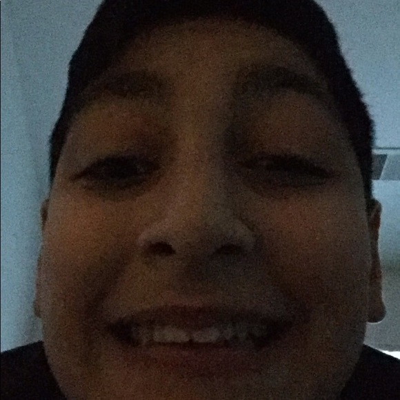 Profile Picture of Roni Khammo (@ronik6677) on Poshmark