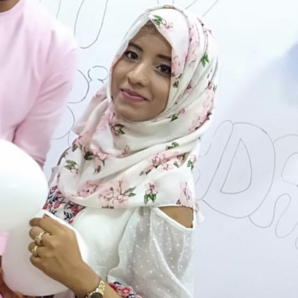 Profile Picture of Tasneem Mom (@tasneem1997) on Poshmark