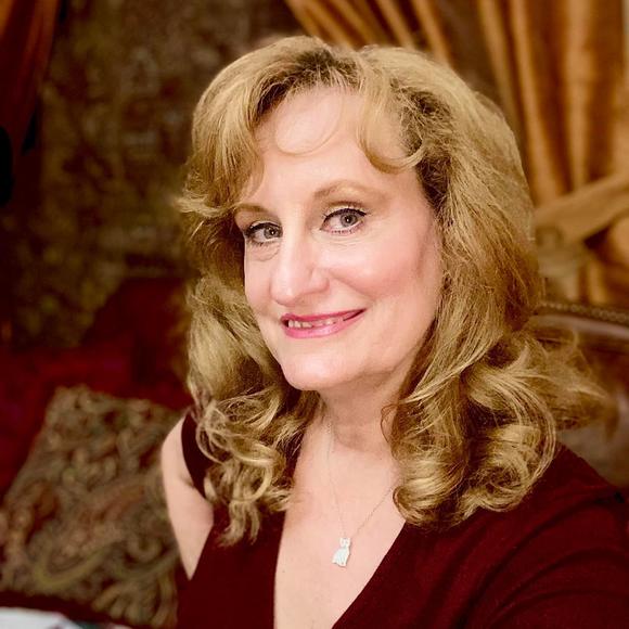 Profile Picture of Tyna Metzner (@tynametzner) on Poshmark