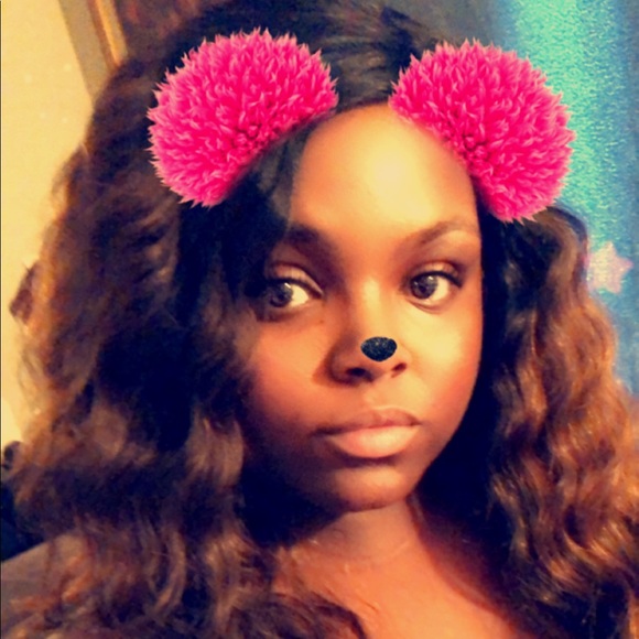 Profile Picture of Tabitha Mitchell (@msbeustystrong) on Poshmark