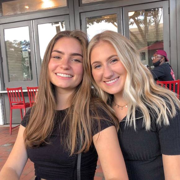 Profile Picture of Amelia Brugger (@ameliabrugger) on Poshmark