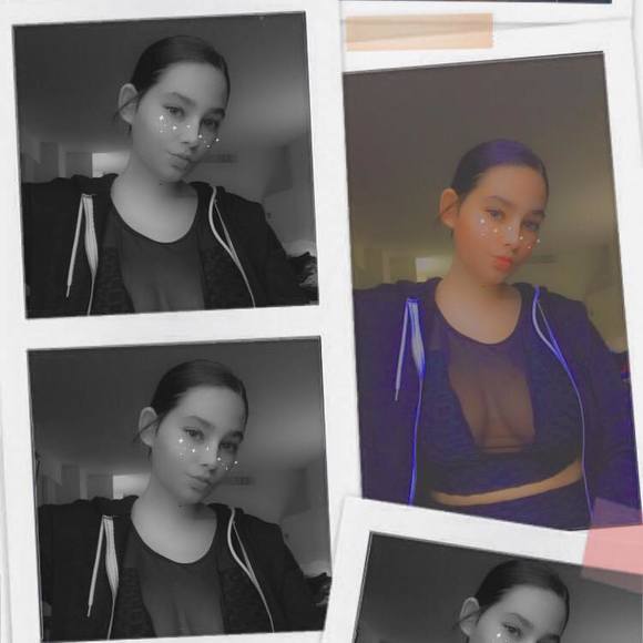 Profile Picture of Darrian Davis (@darrian_davis) on Poshmark