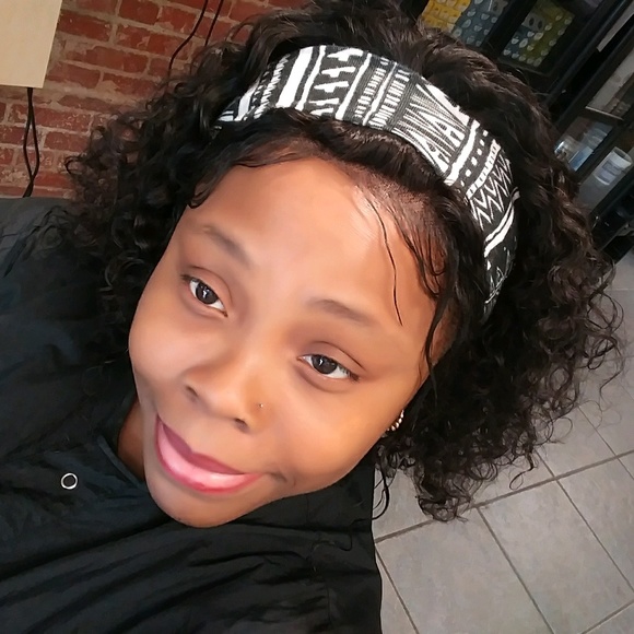 Profile Picture of Kendra Newman (@torvon8055) on Poshmark